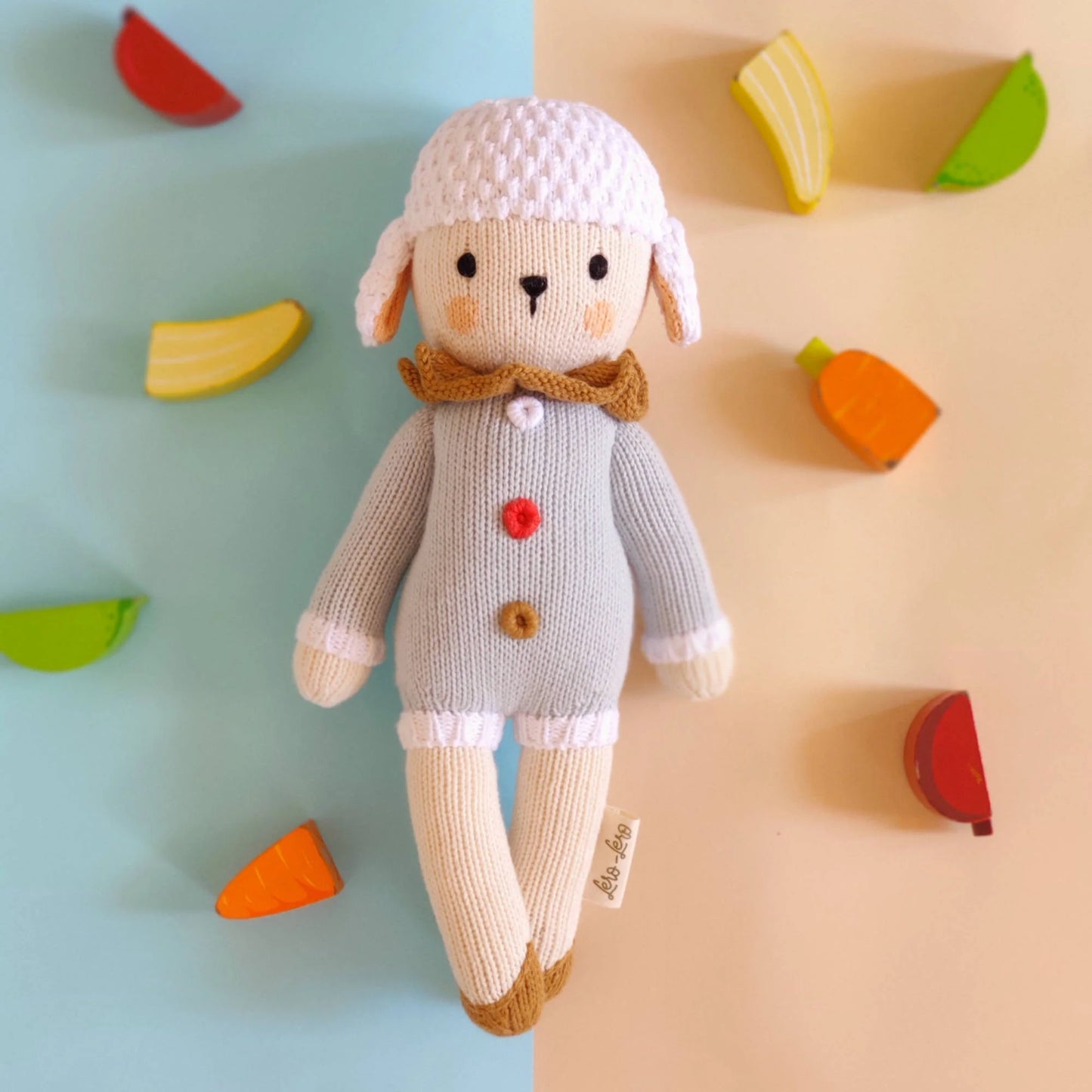 Schaf Nino, handgestrickt